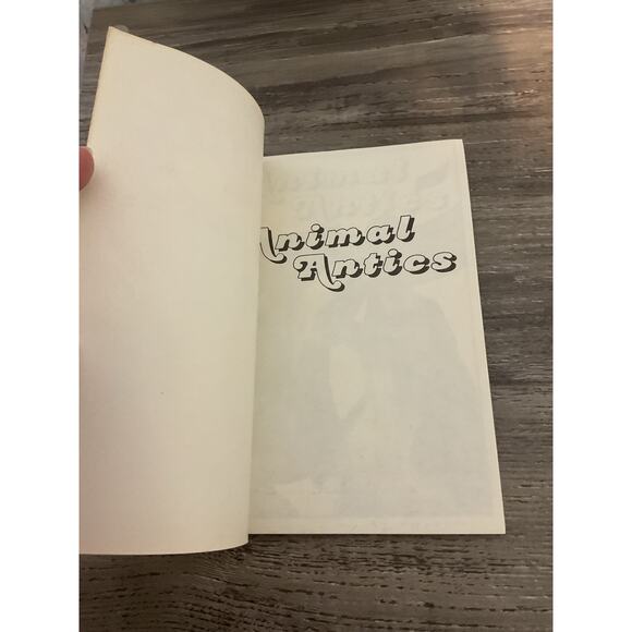 1981 Animal Antics by Watermill Press Softcover - Picture 7 of 7